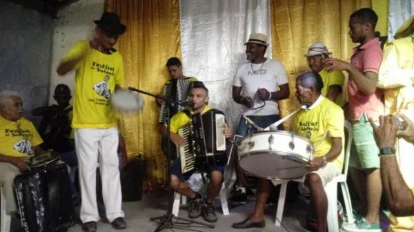 Apresenta&ccedil;&atilde;o do sanfoneiro Adelmir(Imagem:FlorianoNews)