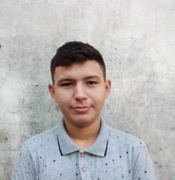  Estudante piauiense de 16 anos utiliza garrafa improvisada para produzir hidrog&ecirc;nio em casa: 
