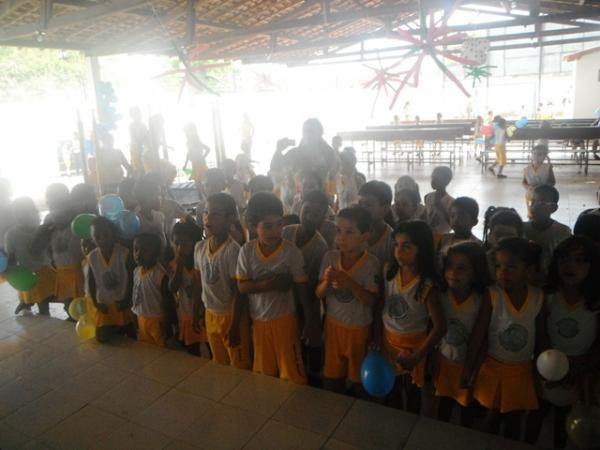  Escola Mega de Floriano realizou manh&atilde; recreativa em comemora&ccedil;&atilde;o ao Dia da Crian&ccedil;a.(Imagem:FlorianoNews)