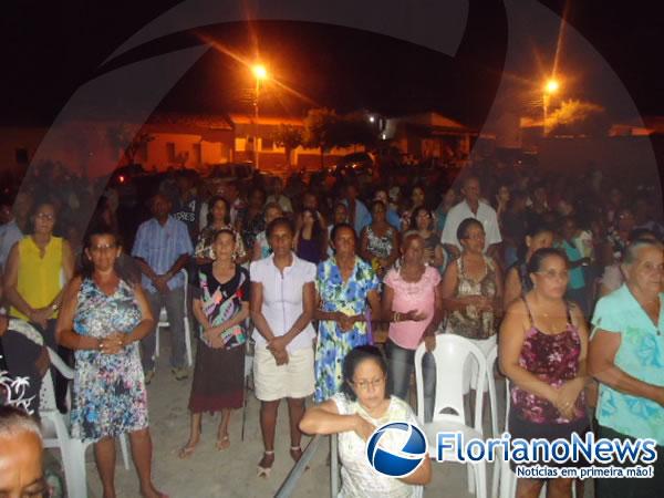 Levantamento do mastro d&aacute; inicio aos festejos de Nossa Senhora de Nazar&eacute;.(Imagem:FlorianoNews)