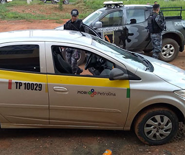 Corpo de taxista morto a pauladas é encontrado com mãos e pés amarrados