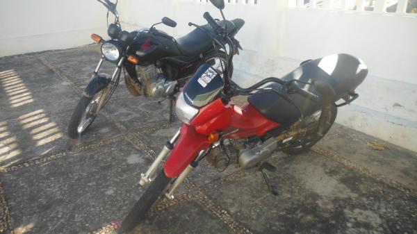PM apreende motos suspeitas de roubo em Floriano