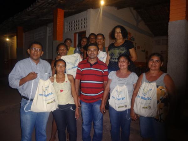 Realizada na Localidade Vereda Grande aula inaugural de cursos do Pronatec