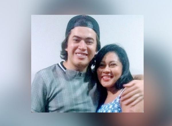 Fã agradece prótese de youtuber e fala sobre adaptação