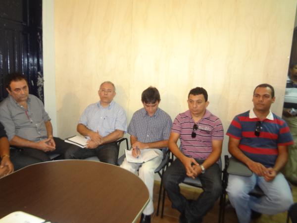 Gilberto Júnior realizou primeira reunião com equipe de secretários.(Imagem:FlorianoNews)