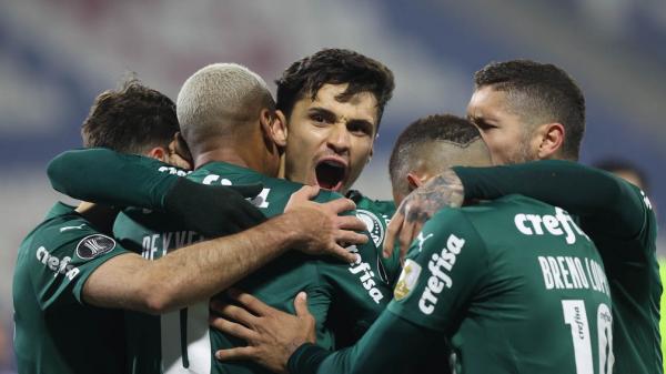 Gol de Raphael Veiga em Universidad Cat&oacute;lica x Palmeiras.(Imagem:C&eacute;sar Greco)