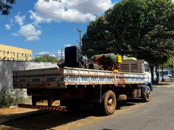 PRF apreende 55 tabletes de skunk e 29 de coca&iacute;na em caminh&atilde;o em Teresina.(Imagem:Isabela Leal / TV Clube)