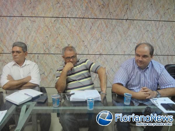  Prefeito se re&uacute;ne com professores para debater assuntos de interesse da categoria(Imagem:FlorianoNews)