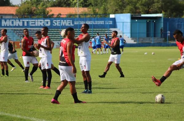 Flamengo-PI treina sem técnico, discute novo nome e estuda anúncio até o fim do Carnaval