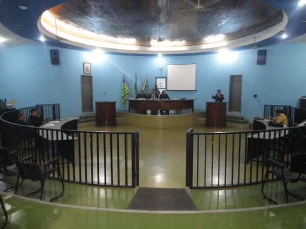 C&acirc;mara municipal se reunir&aacute; novamente para discutir sobre a nova emenda constitucional.(Imagem:FlorianoNews)