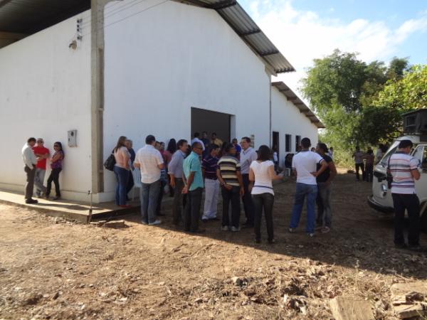 Visita ao Galp&atilde;o da Cooperativa dos Coletores de Materiais Recicl&aacute;veis de Floriano.(Imagem:FlorianoNews)