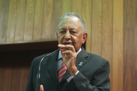 Apesar do recesso, Dr. Pessoa mantém mesma rotina de trabalho