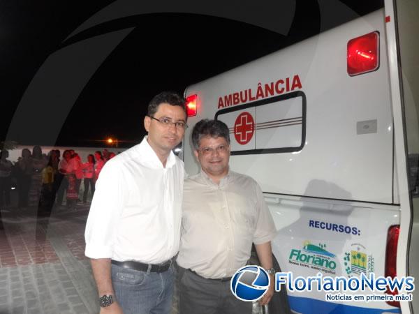 Secretaria de Saúde de Floriano recebe nova ambulância.(Imagem:FlorianoNews)