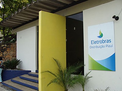 Eletrobras encontra irregularidades em 21 mil imóveis
