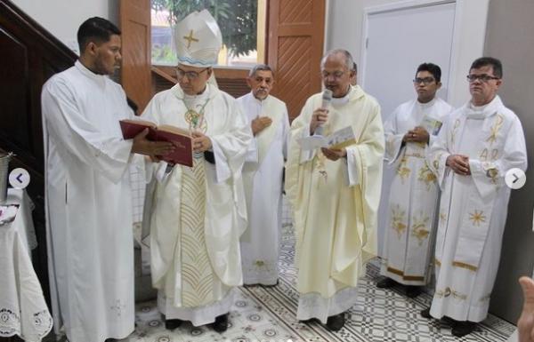 Dom Edivalter Andrade encerra capítulo na Diocese de Floriano com emocionante celebração de envio.(Imagem:Reprodução/Instagram)