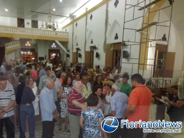 Missa em A&ccedil;&atilde;o de Gra&ccedil;as pelo anivers&aacute;rio e recupera&ccedil;&atilde;o de Pedro Borges re&uacute;ne familiares e amigos.(Imagem:FlorianoNews)