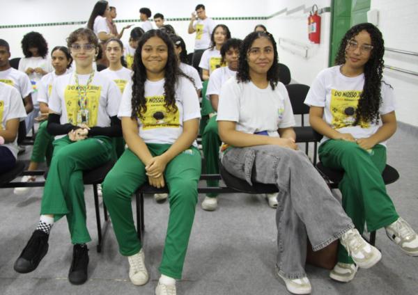 Estudantes da rede estadual lançam livro sobre identidade e respeito(Imagem:João Pio)