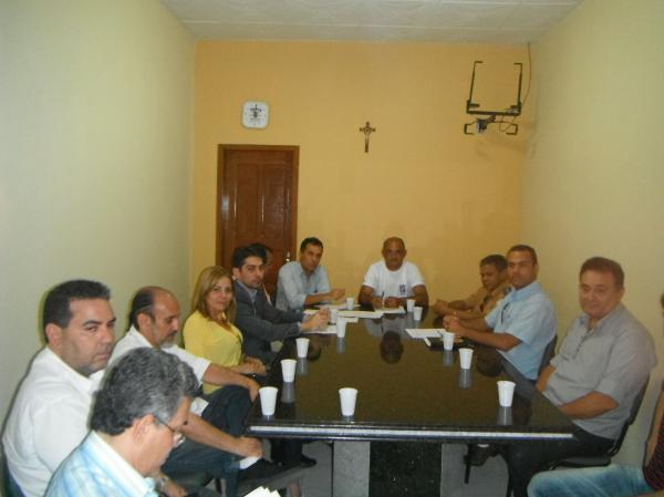 Gilberto Jr participou de reuni&atilde;o para tra&ccedil;ar plano de seguran&ccedil;a no carnaval 2013.(Imagem:FlorianoNews)