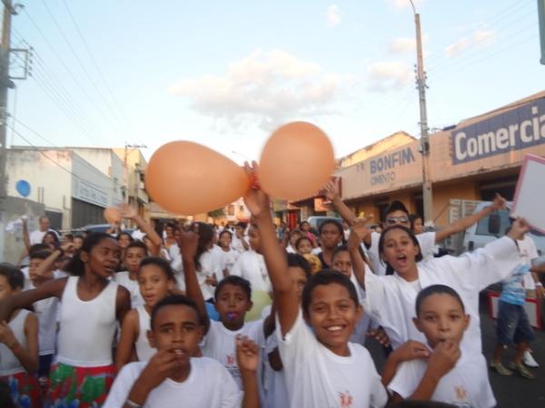 Caminhada com alunos do Programa Mais Educação