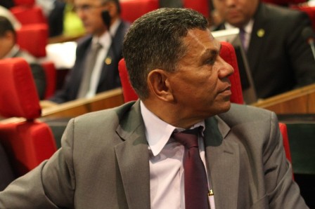 João de Deus defende o governo de críticas sobre obras nos municípios