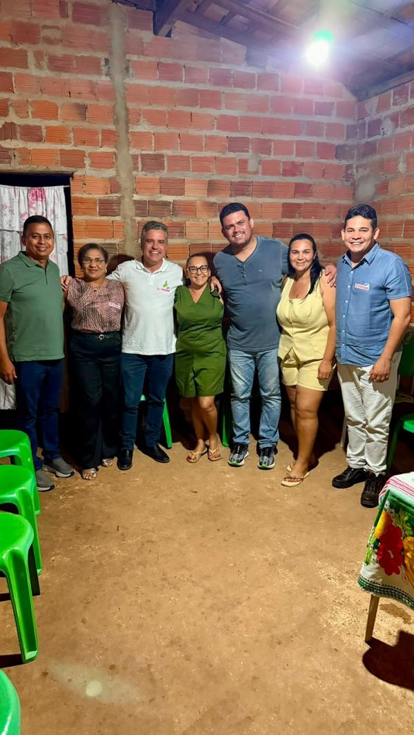 João Neto e Dr. Vinícius Nascimento fortalecem grupo político com importantes lideranças de Floriano(Imagem:Ascom)