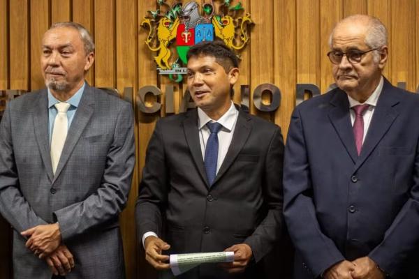 Filho de lavradores toma posse como juiz no Tribunal de Justiça do Piauí