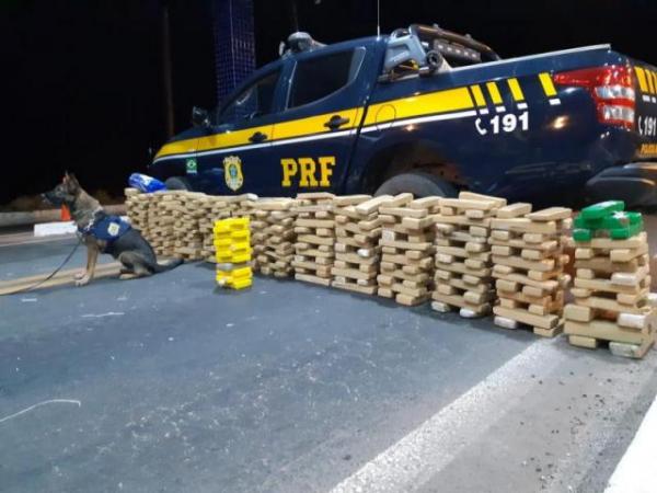 PRF apreende droga avaliada em R$ 2 milh&otilde;es em Floriano.(Imagem:PRF)