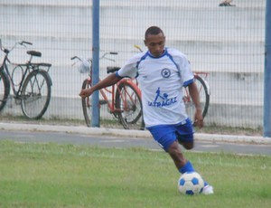 Com o joelho lesionado, Fabinho pode desfalcar o Parnahyba domingo