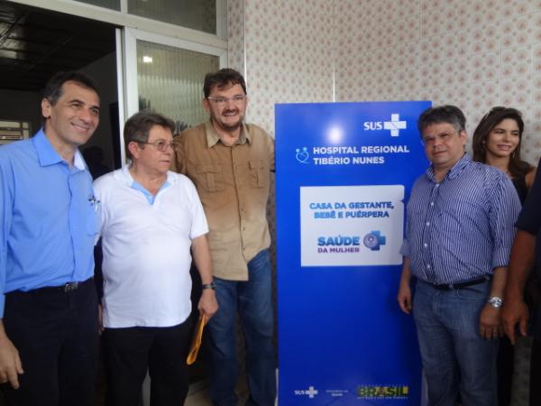 Governador entrega ambul&acirc;ncia e casa de apoio para gestantes.(Imagem:FlorianoNews)