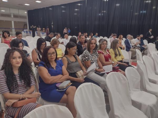Floriano celebra personalidades com a entrega da Medalha do M&eacute;rito 
