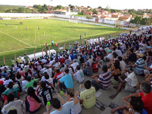 Cori-Sabbá sai na frente, mas Barras vence jogo em Floriano.(Imagem:FlorianoNews)