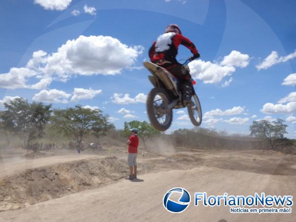 Realizada a 1&ordm; edi&ccedil;&atilde;o de Motocross de Bar&atilde;o de Graja&uacute;.(Imagem:FlorianoNews)
