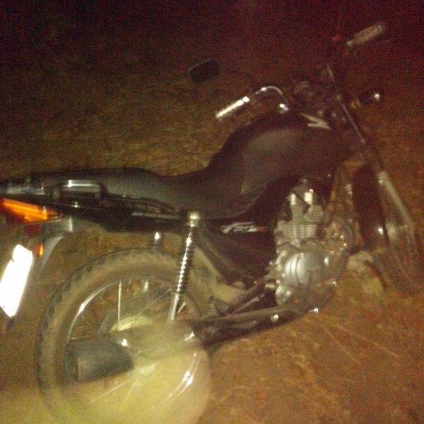 Força Tática da Polícia Militar recupera moto roubada em Floriano.(Imagem:Força Tática)