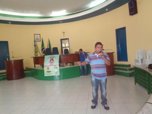 Servidores da Educação deflagram greve geral em Floriano.(Imagem:FlorianoNews)
