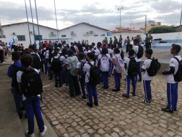 Prefeitura de Floriano realiza Aula Inaugural e marca início do ano letivo 2025.(Imagem:FlorianoNews)