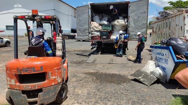 Empresário é preso com 19 toneladas de fios de cobre e hidrômetros furtados