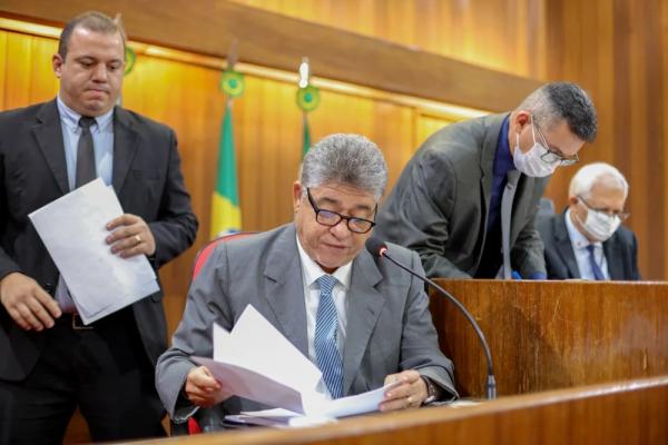 Governo envia mensagens com planos de cargos e salários da Adapi e Sejus