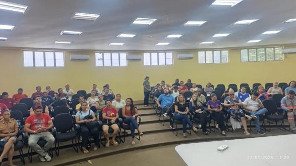 Secretaria de Turismo e Desenvolvimento Econômico reúne barraqueiros para alinhar organização do Carnaval 2026(Imagem:FlorianoNews)