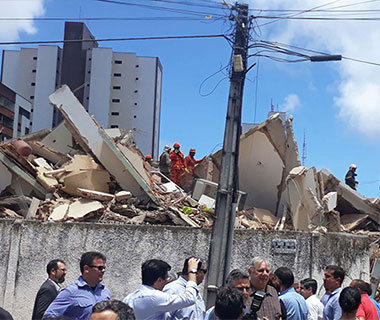 Desabamento: 10 continuam desaparecidos e 9 são salvos