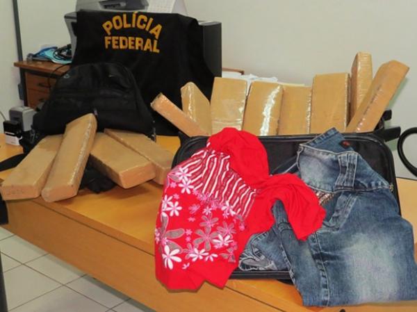 PF flagra mulher transportando 15 kg de maconha dentro de ônibus no Piauí