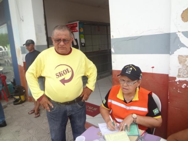 Rep&oacute;rter Amarelinho &eacute; multado em Blitz. (Imagem:FlorianoNews)