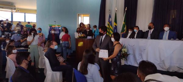Entrega de t&iacute;tulo de cidad&atilde;o florianense.(Imagem:FlorianoNews)