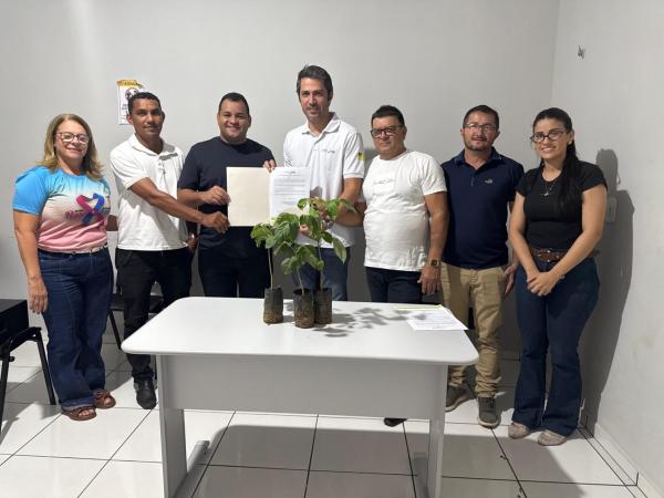 Semarh inicia calendário 2026 com distribuição de 11 mil mudas frutíferas e nativas no Piauí(Imagem: Ascom Semarh)
