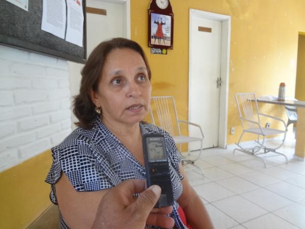 Greve de professores est&aacute; suspensa, diz L&eacute;a Almeida.(Imagem:FlorianoNews)