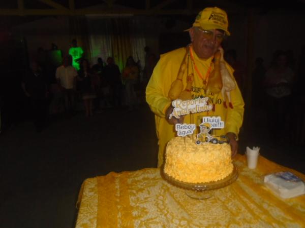 Bolo de 60 anos do Rep&oacute;rter Amarelinho(Imagem:FlorianoNews)