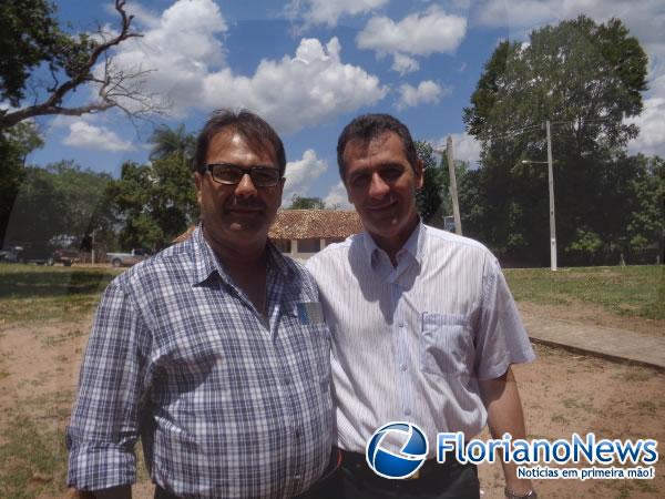 Gilberto J&uacute;nior participa do encerramento do festejo da Comunidade Ara&ccedil;&aacute;s.(Imagem:FlorianoNews)
