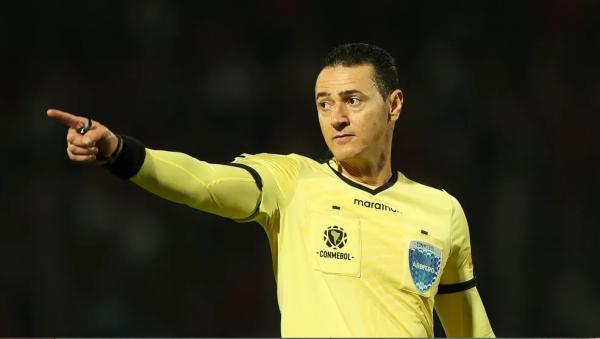 Wilmar Rold&aacute;n ser&aacute; o &aacute;rbitro da final da Libertadores.(Imagem: Cesar Greco)