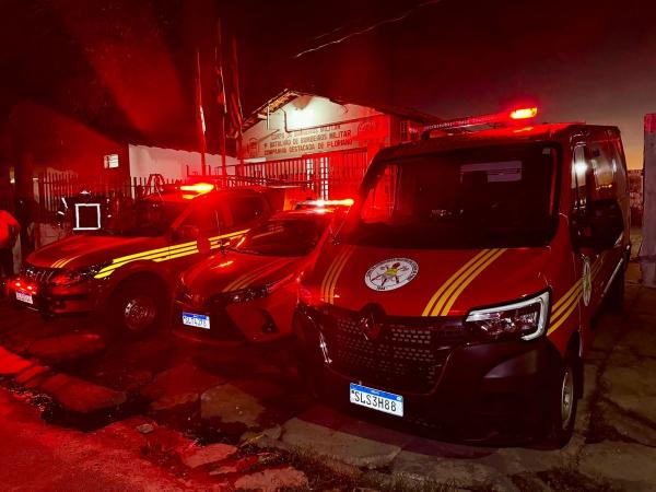 Corpo de Bombeiros de Floriano recebe tr&ecirc;s novas viaturas.(Imagem:Divulga&ccedil;&atilde;o/Ascom)