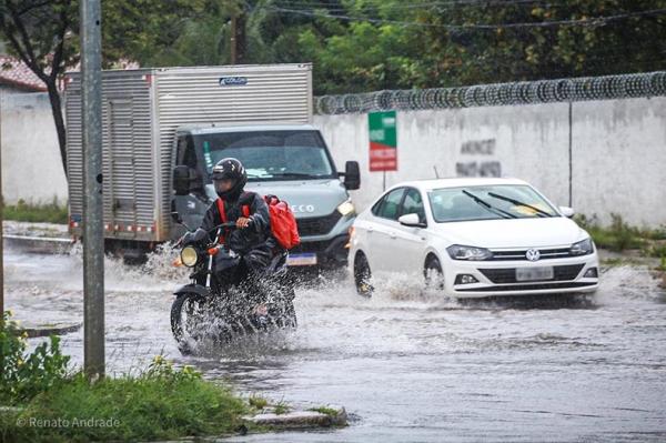 Baixa umidade Já em outro cenário, a baixa umidade predomina em algumas cidades do Sudoeste do Piauí. De acordo com o Inmet, são dois alertas que deverão prevalecer até as 19h des(Imagem:Reprodução)