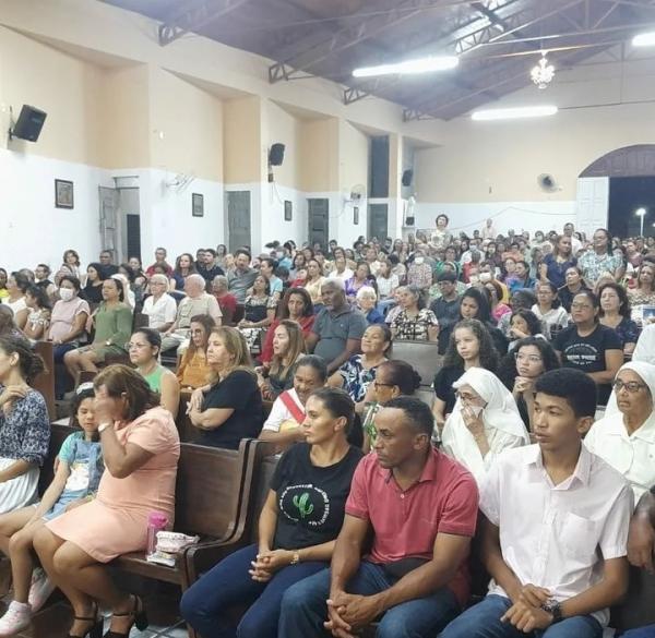 Fi&eacute;is da Igreja Cat&oacute;lica de Floriano e Bar&atilde;o de Graja&uacute; participam da Missa da Ceia do Senhor(Imagem:Reprodu&ccedil;&atilde;o)